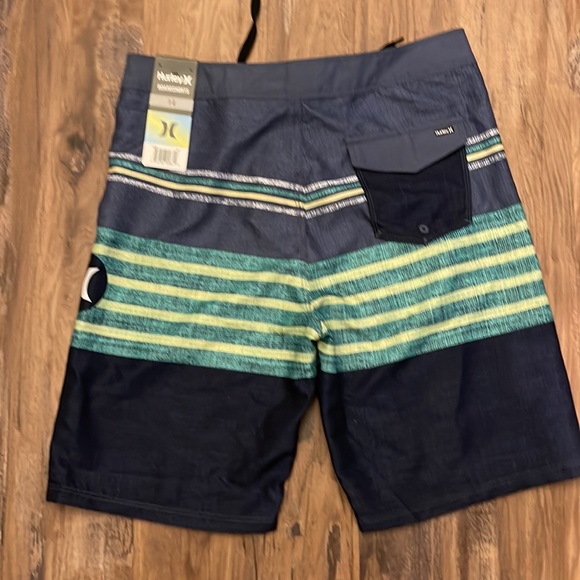 New with tags boys Hurley board shorts - Picture 2 of 3